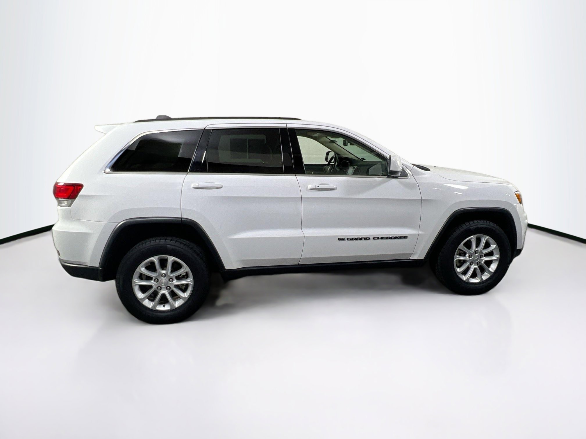 Used 2022 Jeep Grand Cherokee Laredo E w/ Security & Convenience Group image 4