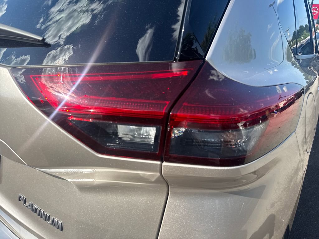 Used 2025 Nissan Rogue Platinum w/ Platinum Premium Package FWD image 43