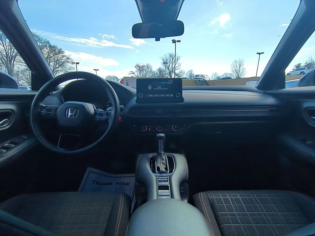 Used 2025 Honda HR-V Sport image 25