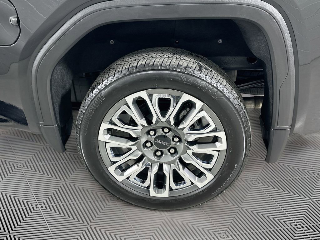 Used 2025 GMC Sierra 1500 Denali Ultimate image 10