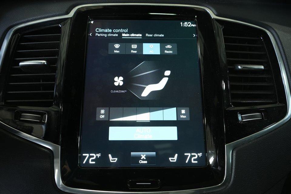 Used 2022 Volvo XC90 T8 R-Design w/ Advanced Package image 31