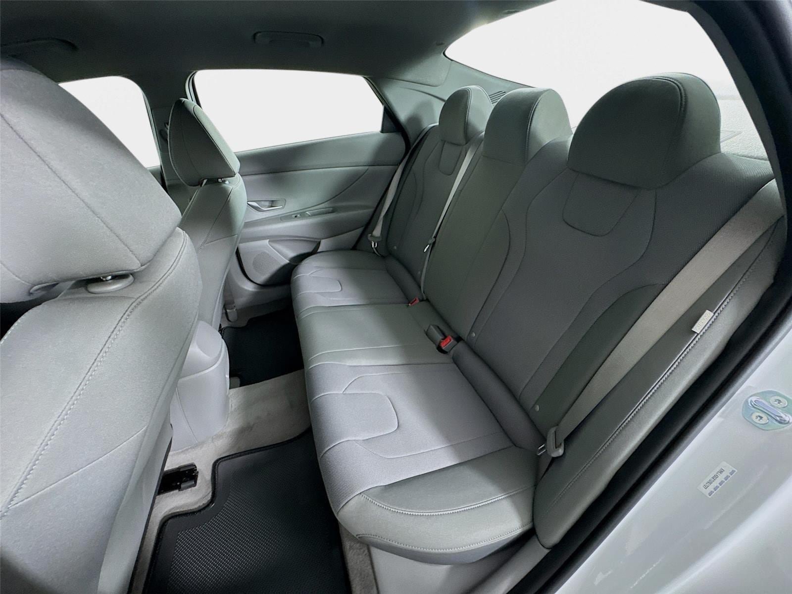 New 2026 Hyundai Elantra SE FWD image 20