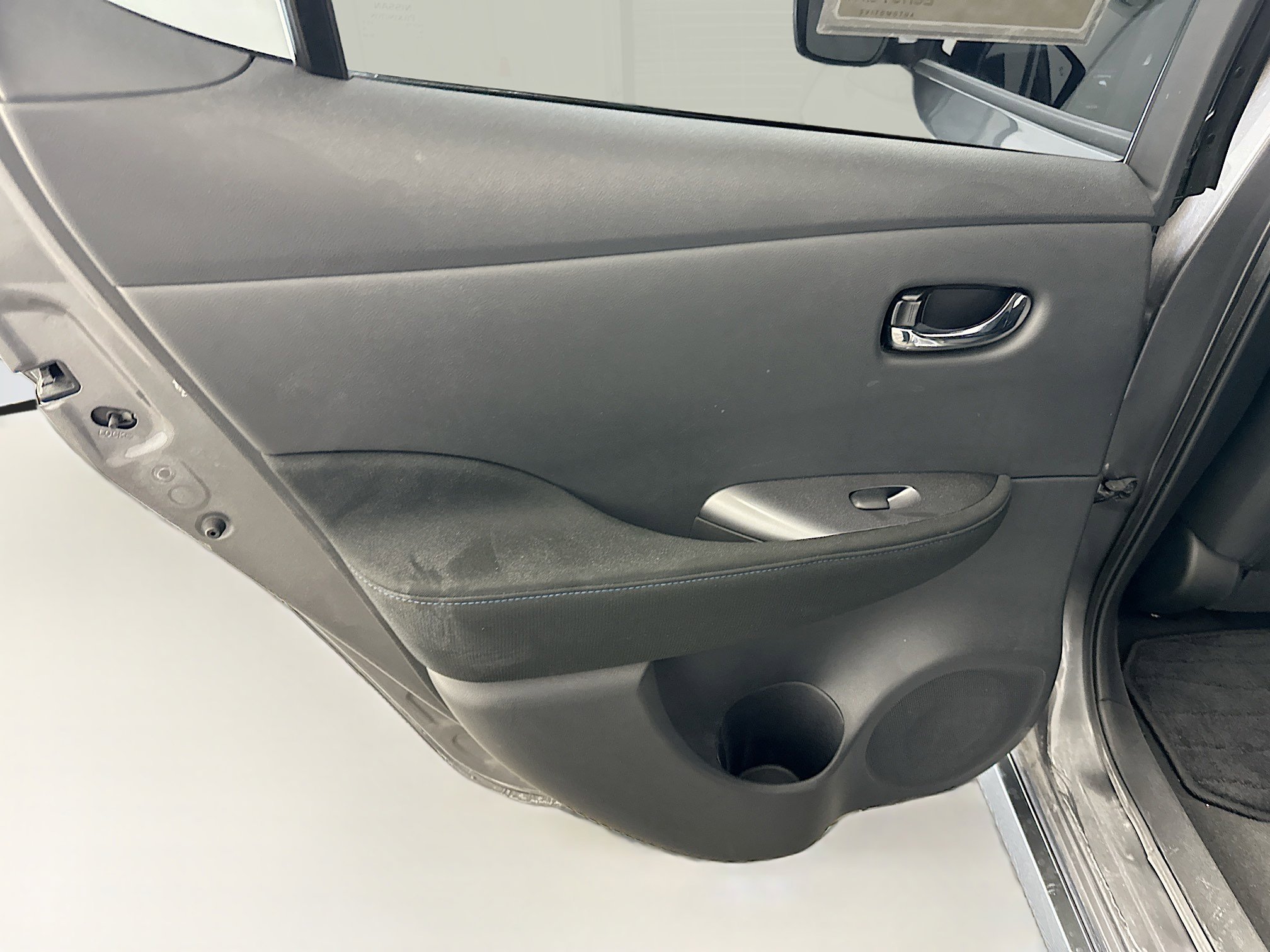 Used 2025 Nissan Leaf S image 26