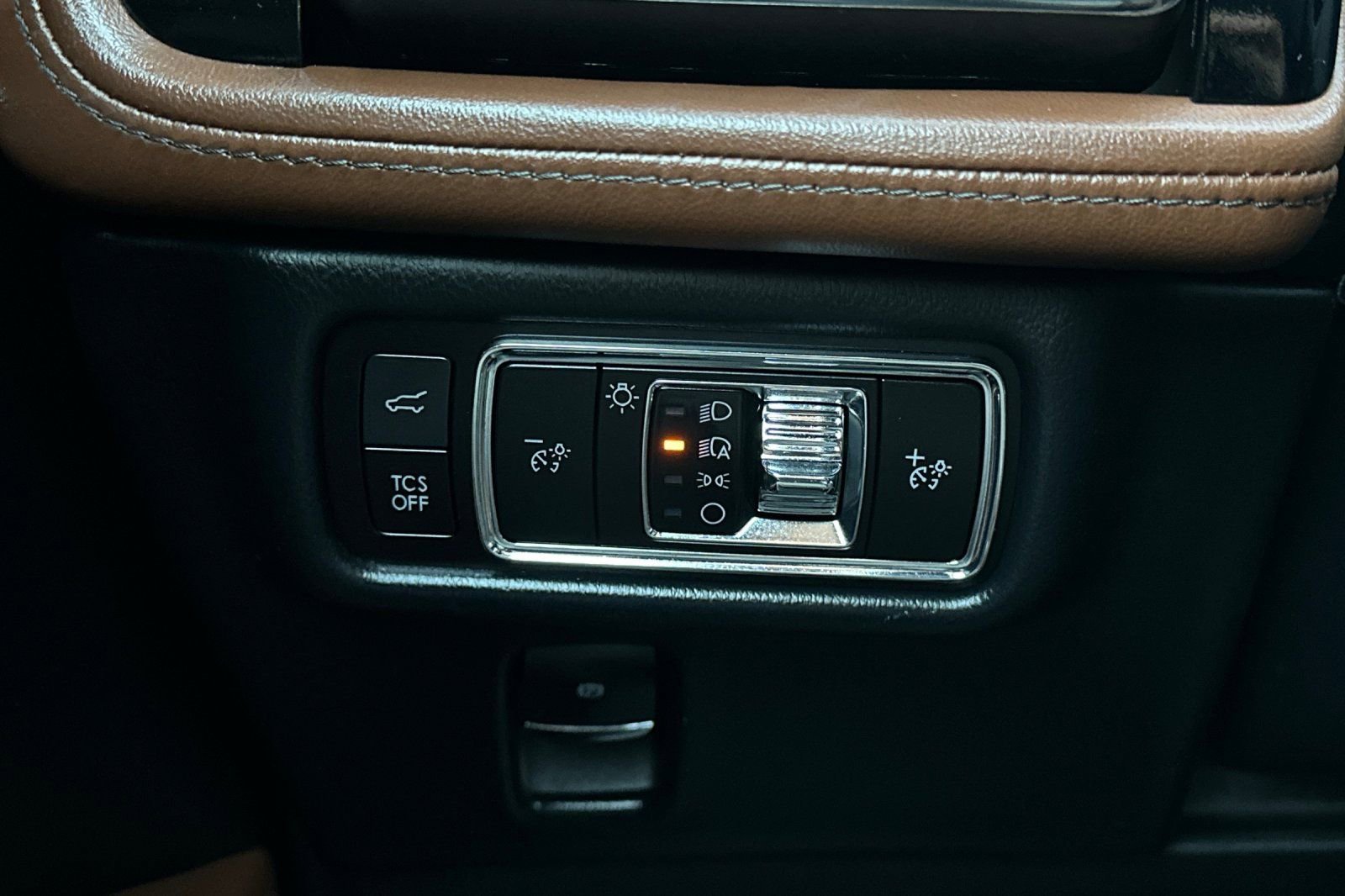 Used 2023 Lincoln Nautilus Reserve w/ Luxury Package image 28