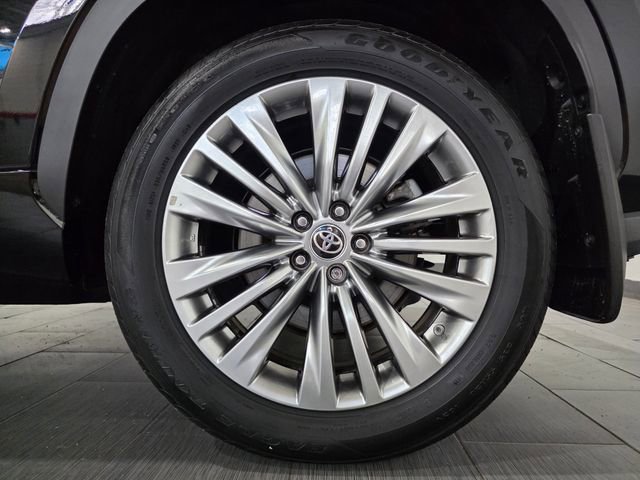 Used 2025 Toyota Highlander Platinum AWD/4WD image 25