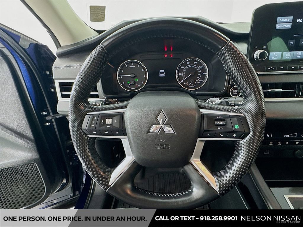 Used 2023 Mitsubishi Outlander SE Black Edition image 11