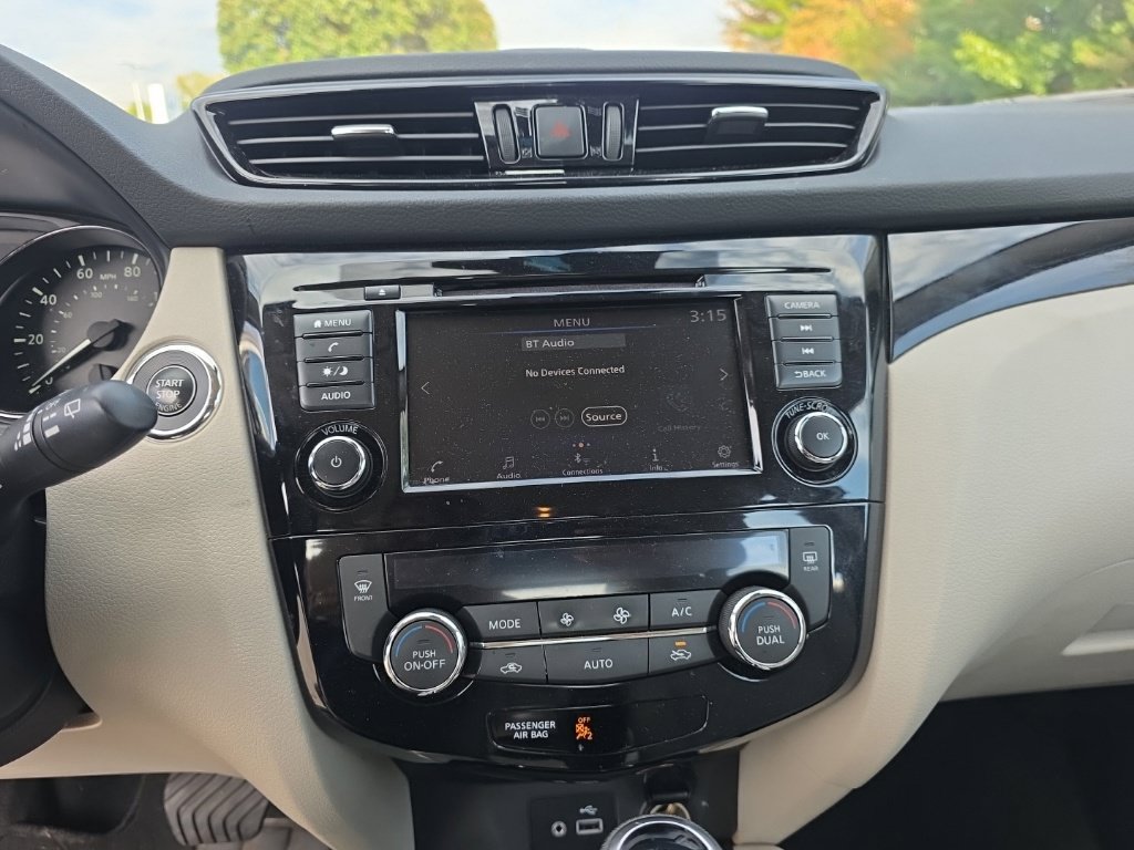 Used 2021 Nissan Rogue Sport SV AWD/4WD image 18