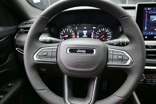 Used 2026 Jeep Compass Latitude AWD/4WD image 27