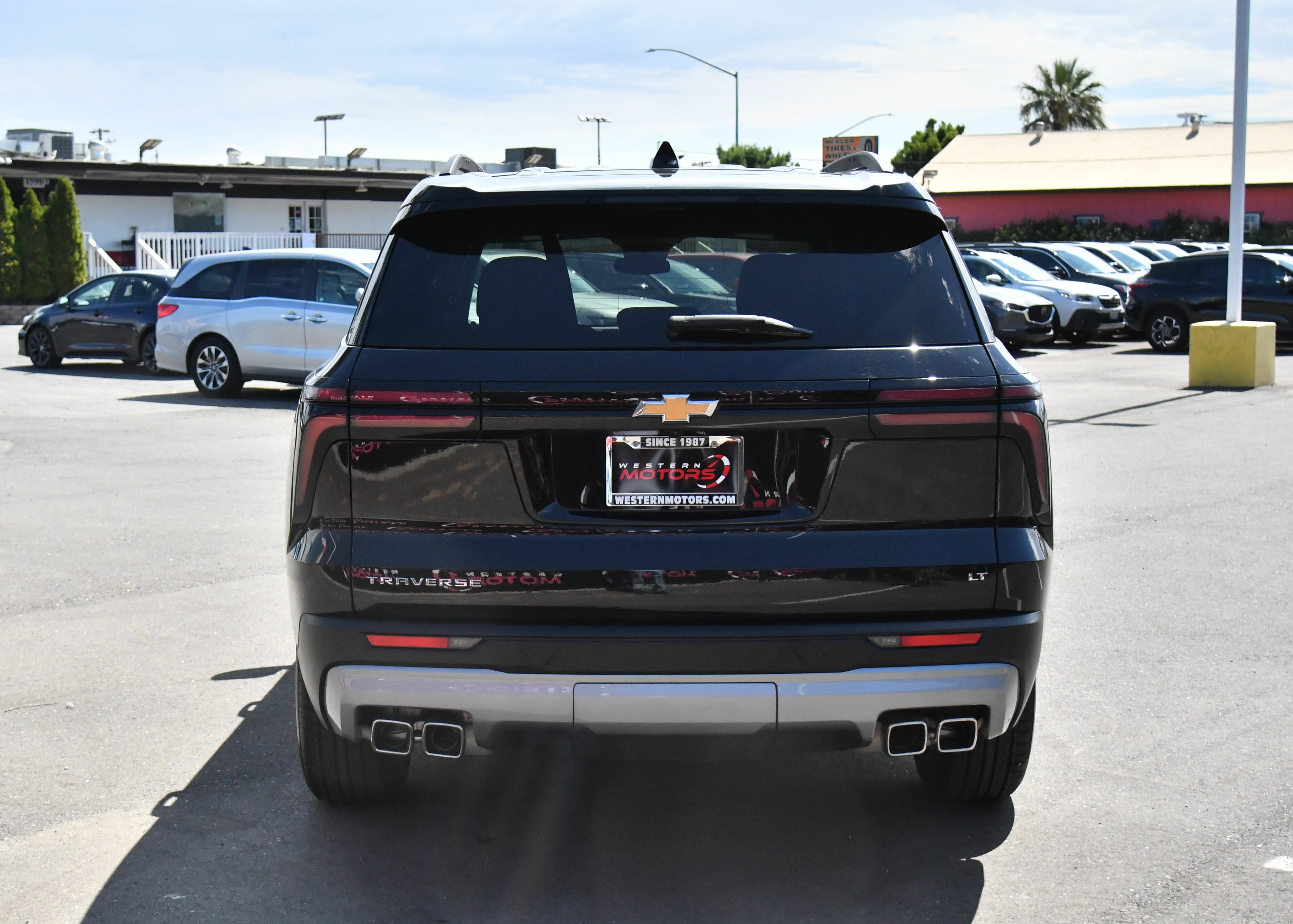 Used 2024 Chevrolet Traverse LT FWD image 7