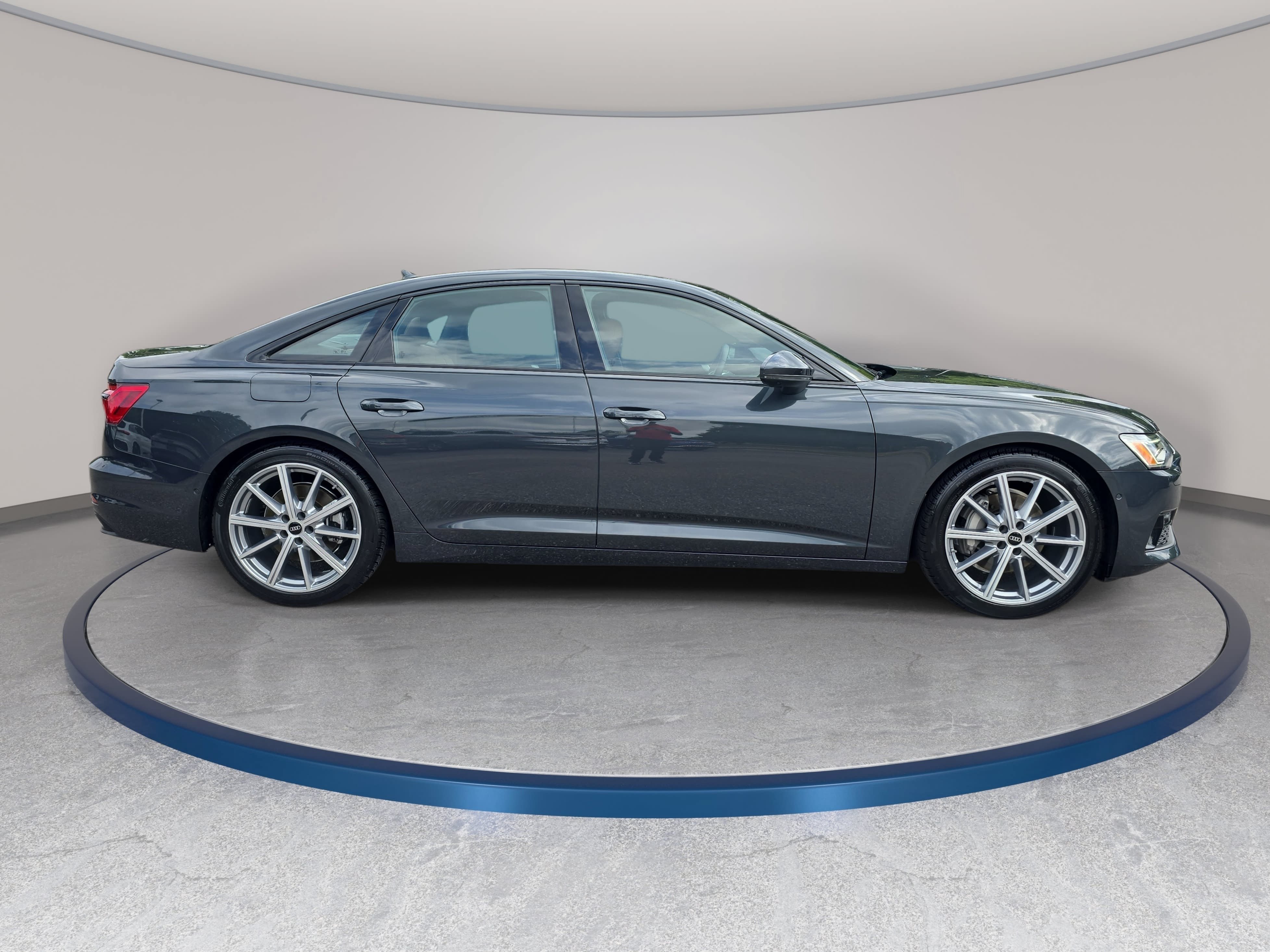 Used 2025 Audi A6 Premium Plus w/ Premium Plus Package AWD/4WD image 4