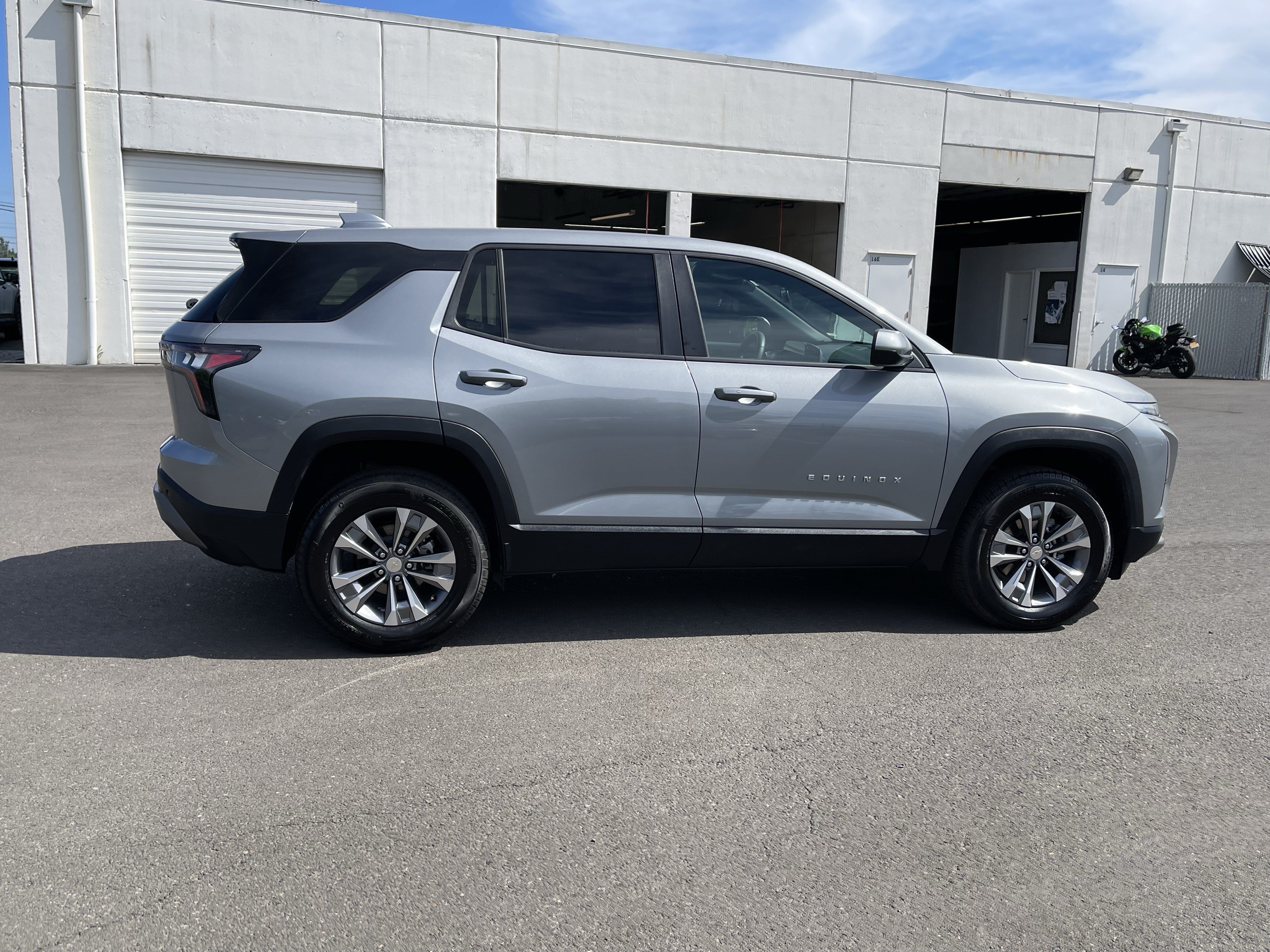 Used 2026 Chevrolet Equinox LT AWD/4WD image 6