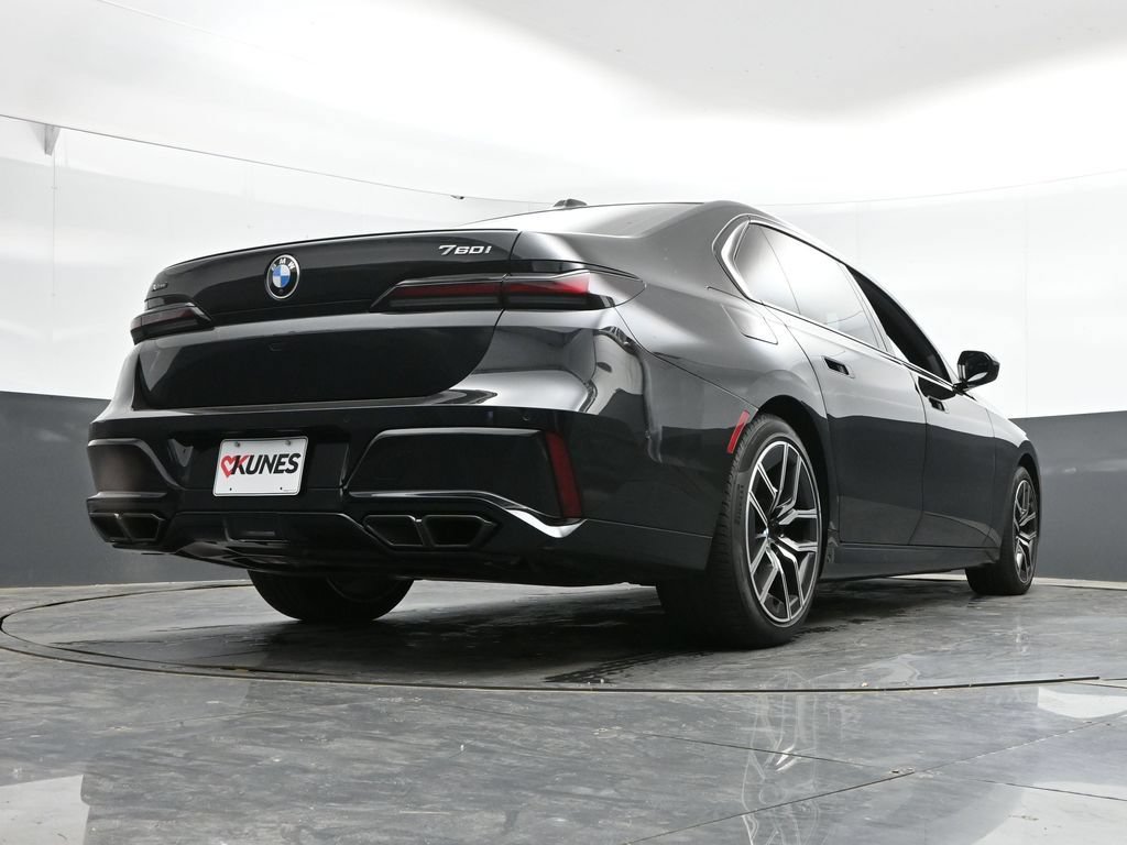 Used 2024 BMW 760i xDrive w/ Executive Package AWD/4WD image 38