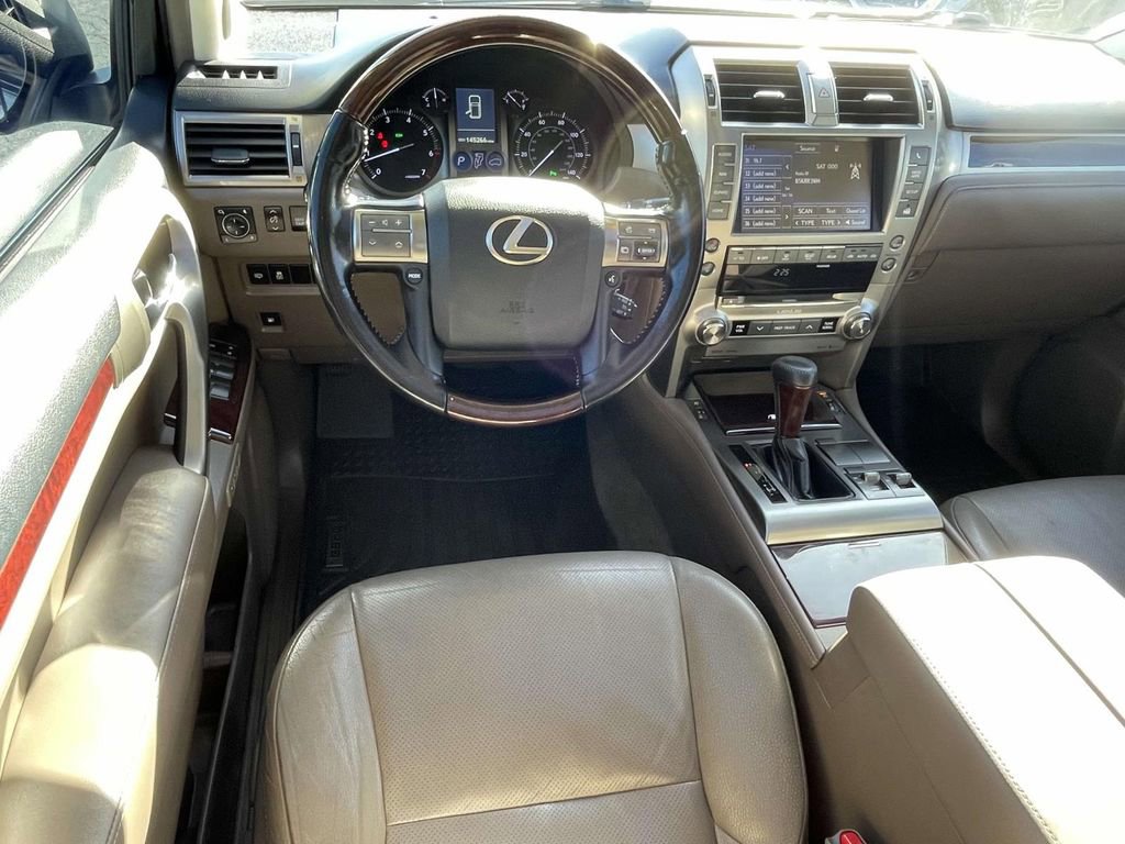 Used 2017 Lexus GX 460 Premium image 14