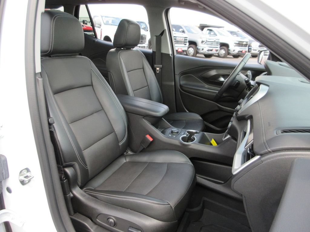 Certified 2024 GMC Terrain SLT w/ Infotainment Package II FWD image 24