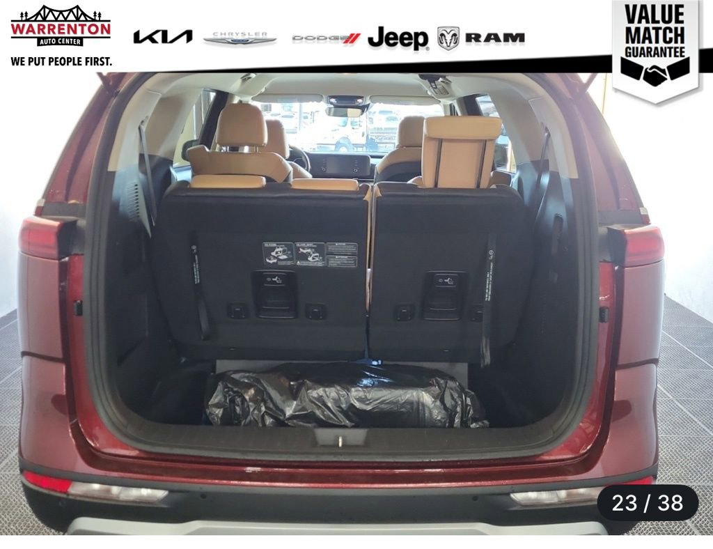 Used 2022 Kia Carnival LX FWD image 4