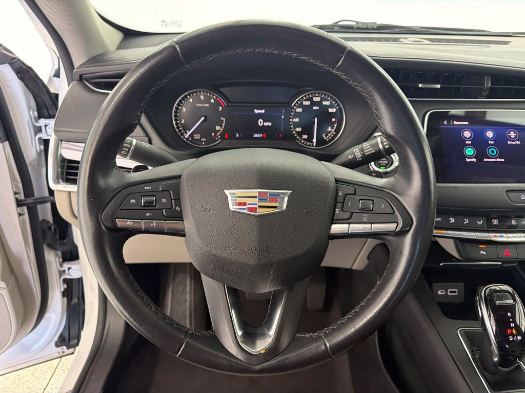 Used 2022 Cadillac XT4 Luxury w/ Driver Awareness Package FWD image 11