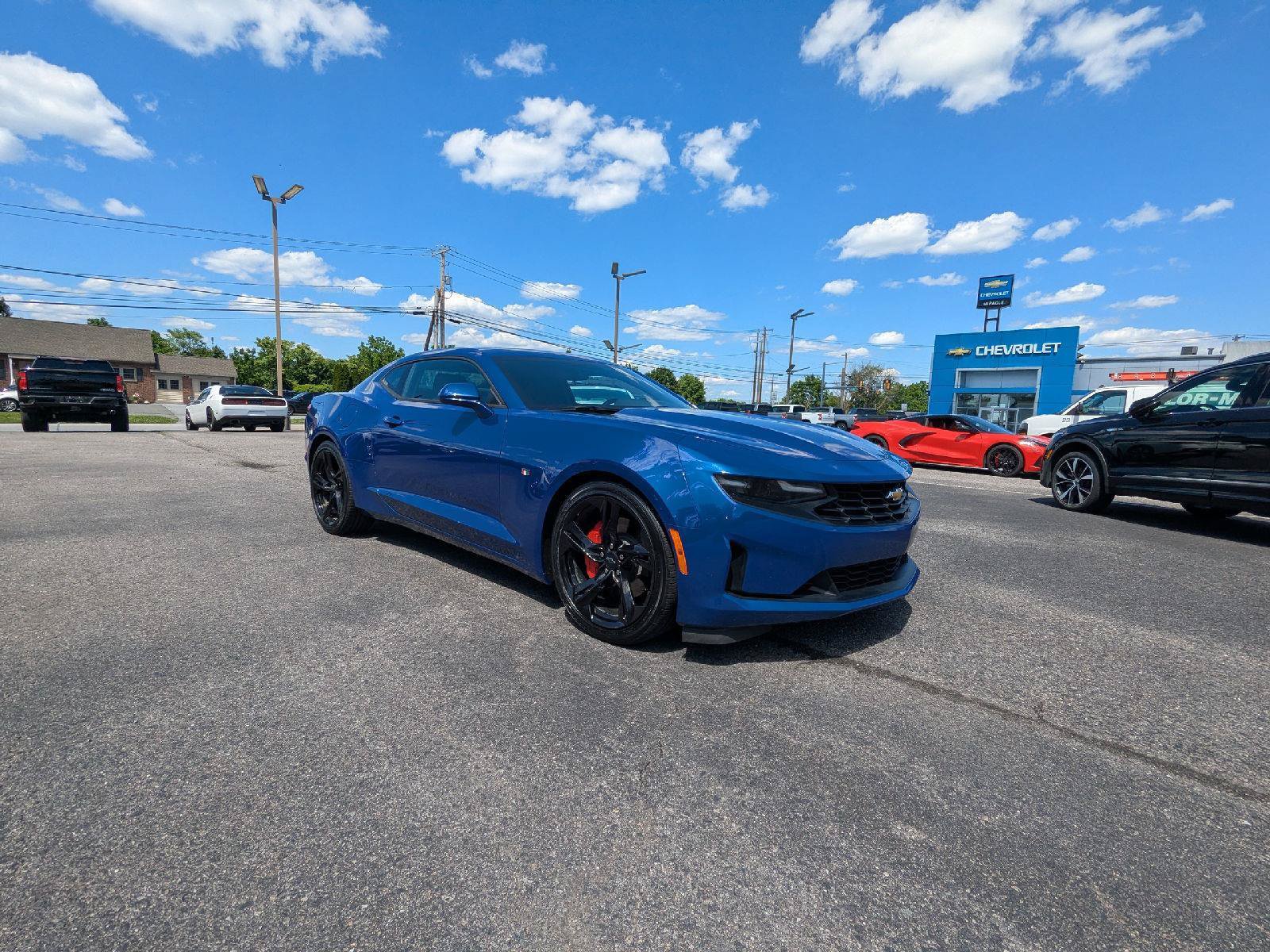 Used 2023 Chevrolet Camaro LT w/ Technology Package RWD image 9