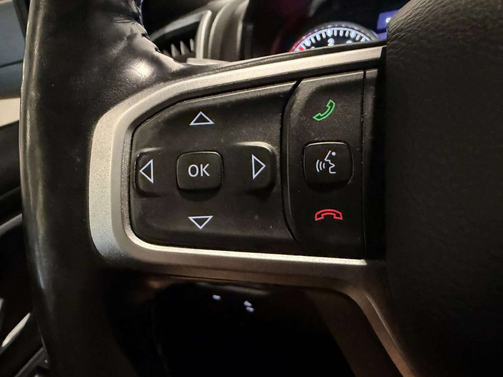 Used 2019 RAM 1500 4x4 Crew Cab Big Horn image 14