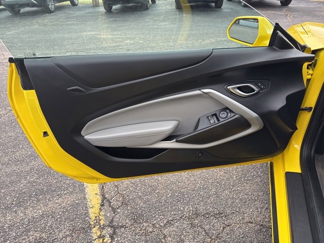 Used 2018 Chevrolet Camaro LT w/ RS Package image 10