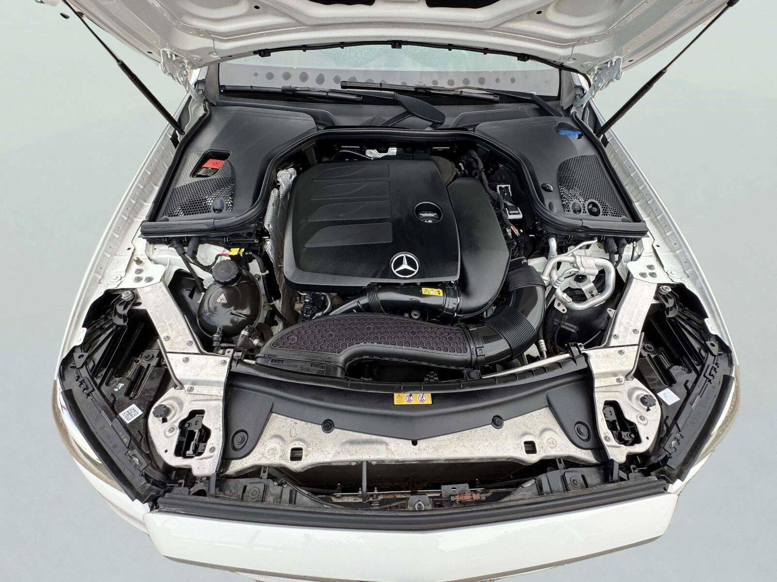 Used 2020 Mercedes-Benz E 350 4MATIC Sedan image 53