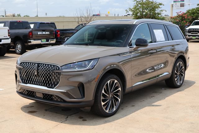 Used 2026 Lincoln Aviator Reserve w/ Equipment Group 201A AWD/4WD image 3