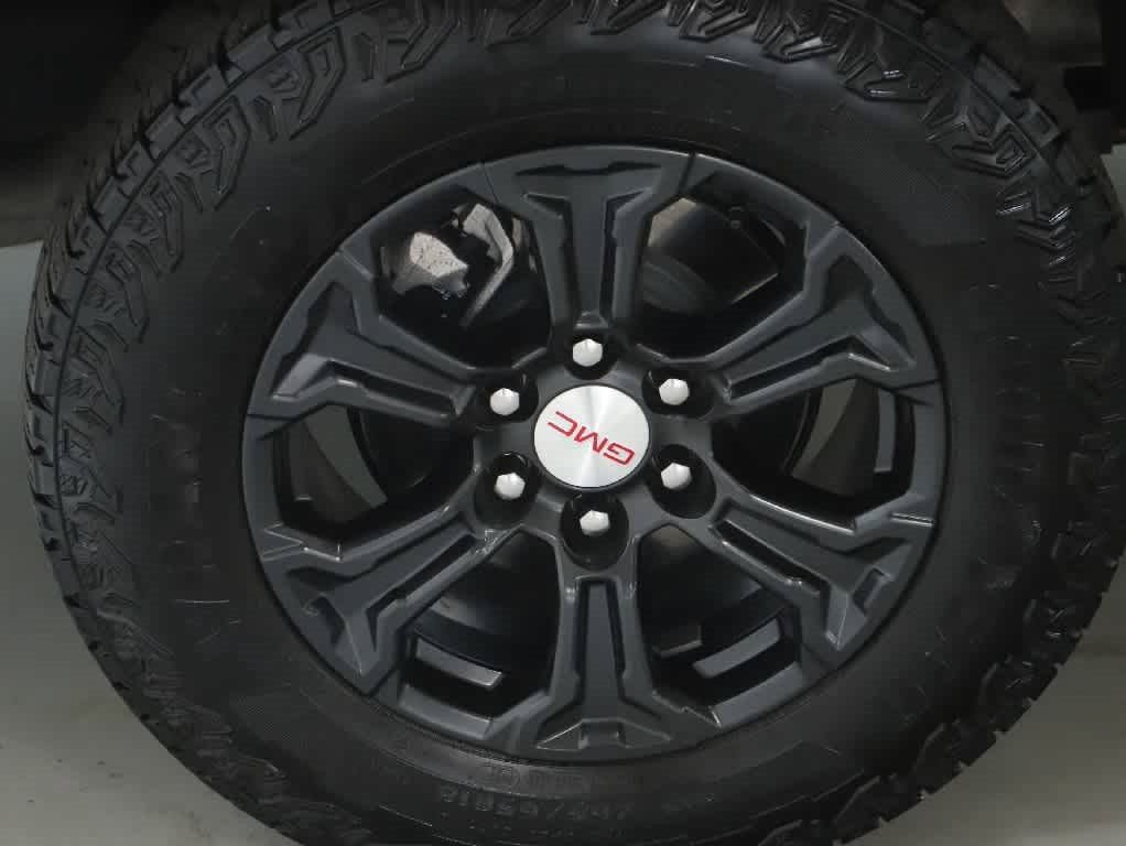 Used 2024 GMC Canyon Elevation w/ Elevation Premium Package AWD/4WD image 12