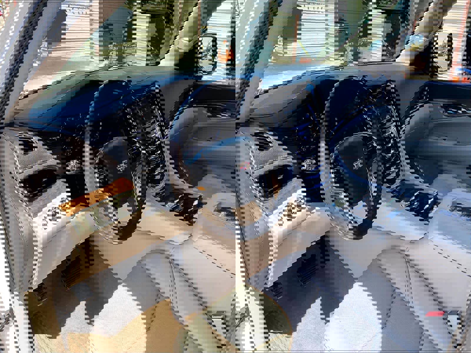 Used 2019 Cadillac Escalade Luxury AWD/4WD image 15