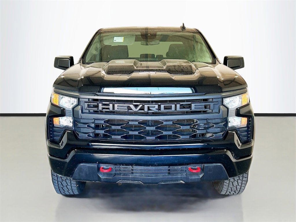 Used 2024 Chevrolet Silverado 1500 Custom Trail Boss w/ LPO, Dark Essentials Package image 2