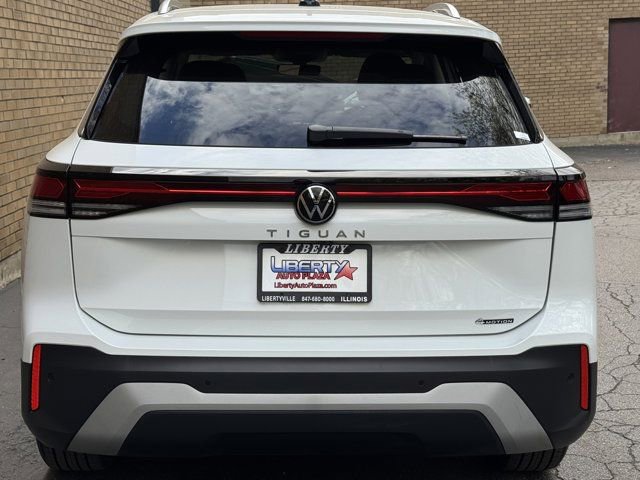 Used 2025 Volkswagen Tiguan S AWD/4WD image 18