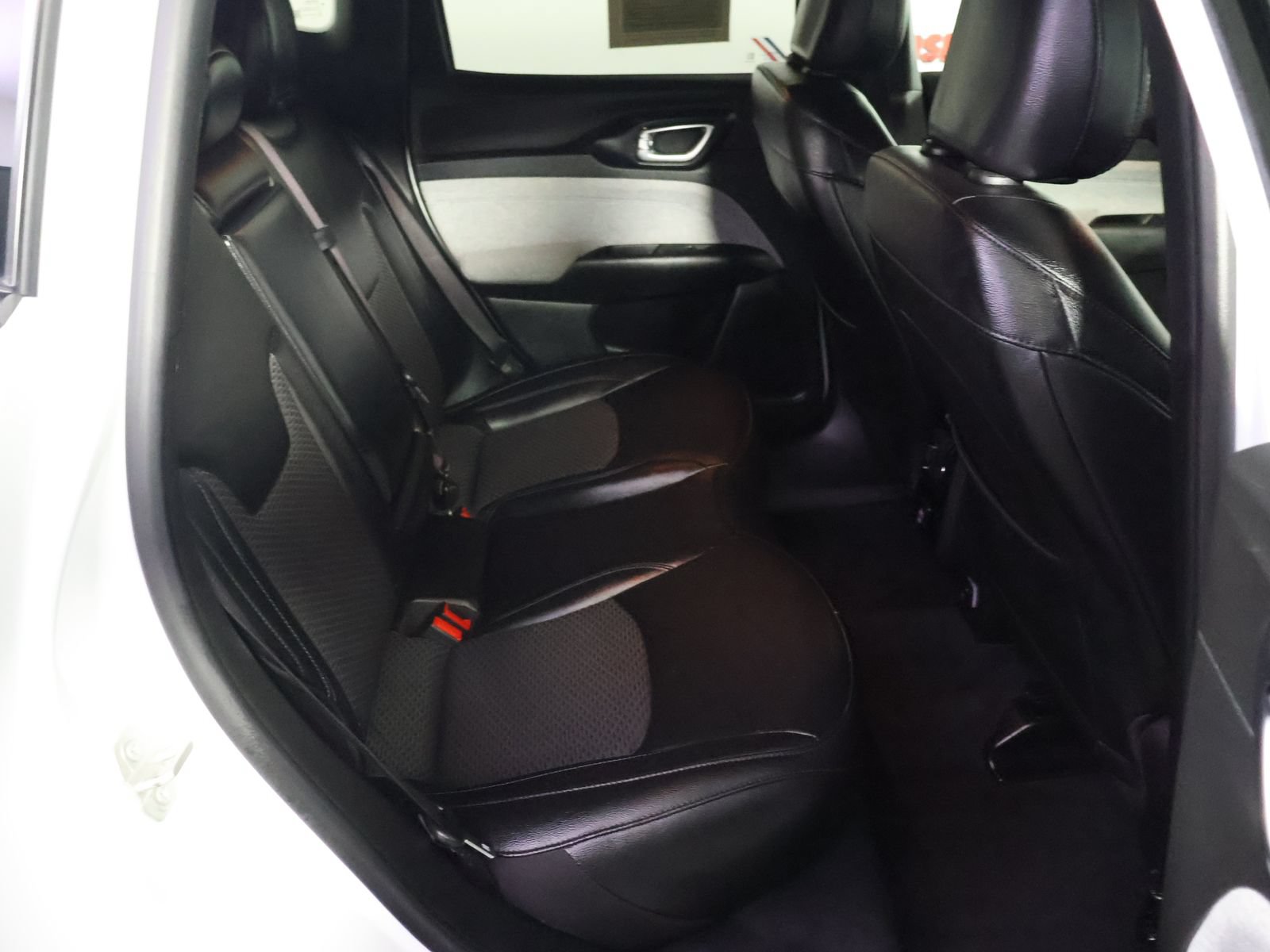 Used 2024 Jeep Compass Latitude AWD/4WD image 41