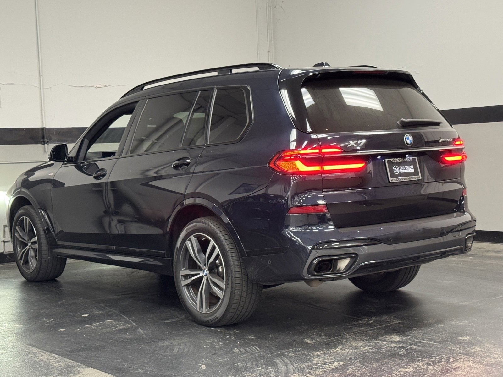 Used 2023 BMW X7 xDrive40i w/ M Sport Package image 9