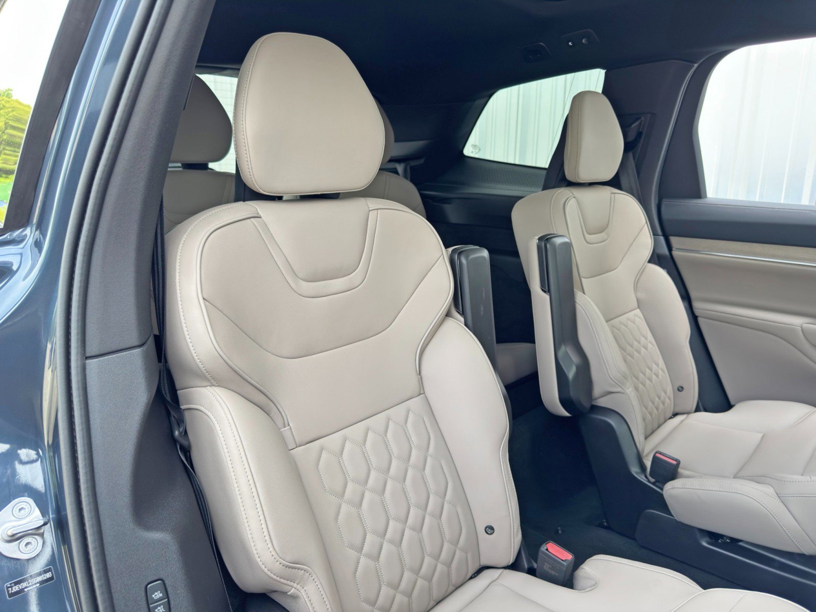 Used 2025 Volvo EX90 Ultra AWD/4WD image 37