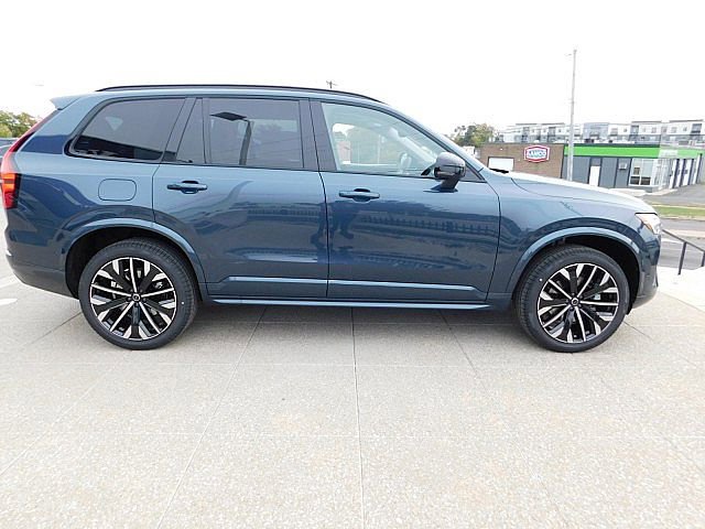 New 2026 Volvo XC90 B6 Ultra w/ Protection Package image 7