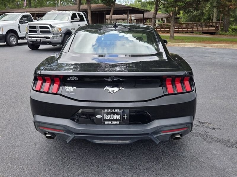 Used 2024 Ford Mustang Coupe RWD image 9