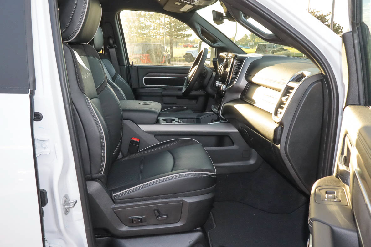 New 2027 RAM 3500 Laramie AWD/4WD image 31