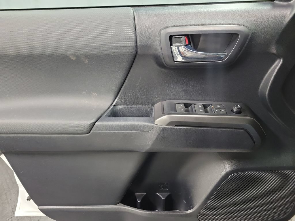 Used 2021 Toyota Tacoma TRD Sport AWD/4WD image 22