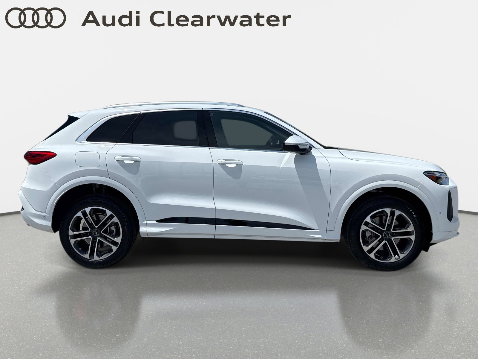 Used 2025 Audi Q5 Premium w/ Convenience Package AWD/4WD image 5