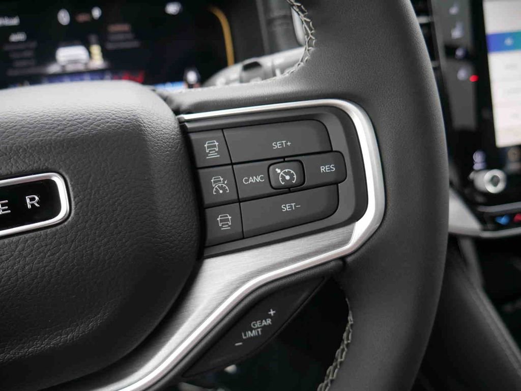 New 2025 Jeep Wagoneer L Series II w/ Convenience Group I image 37