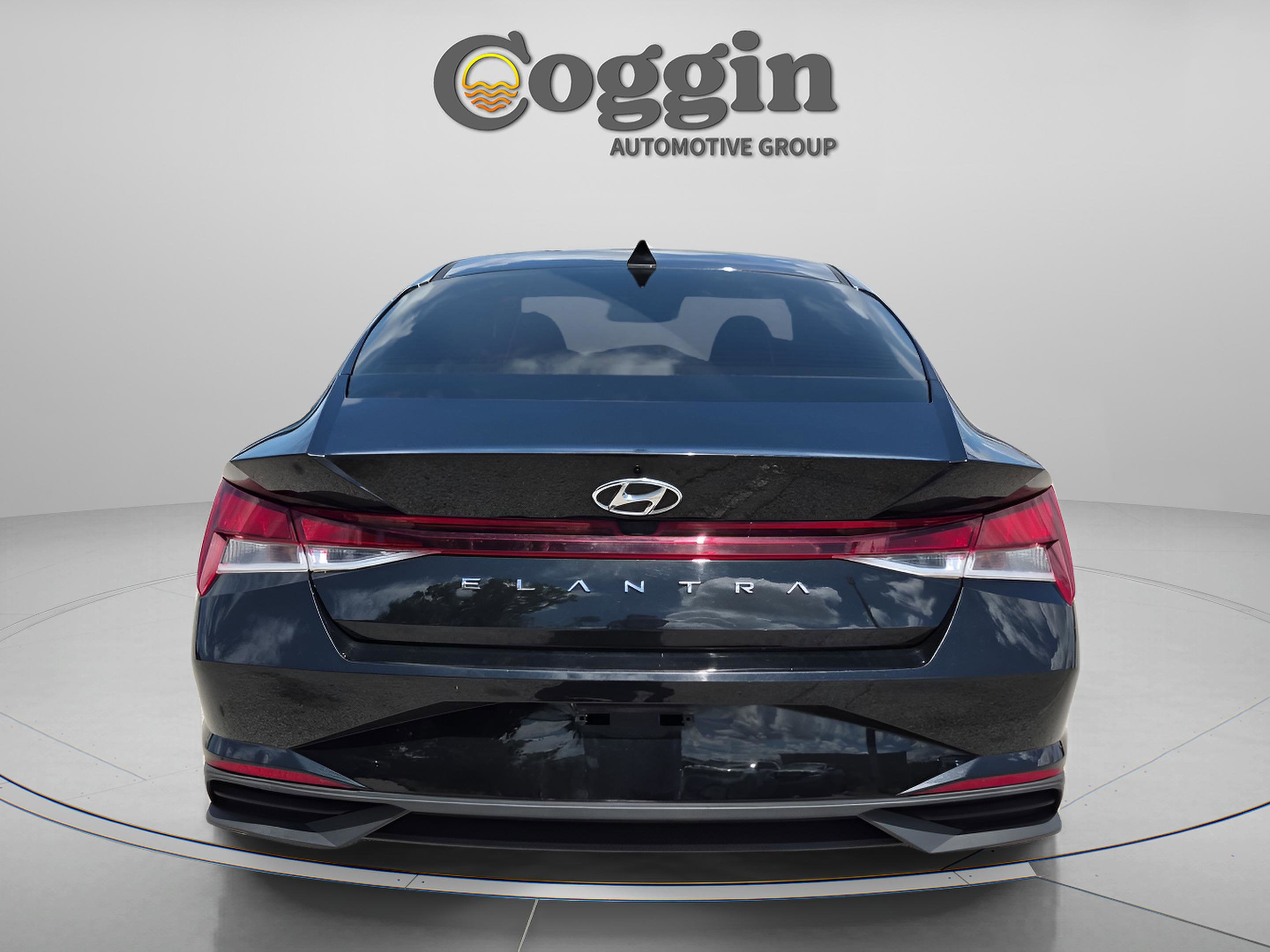 Used 2021 Hyundai Elantra SEL FWD image 5
