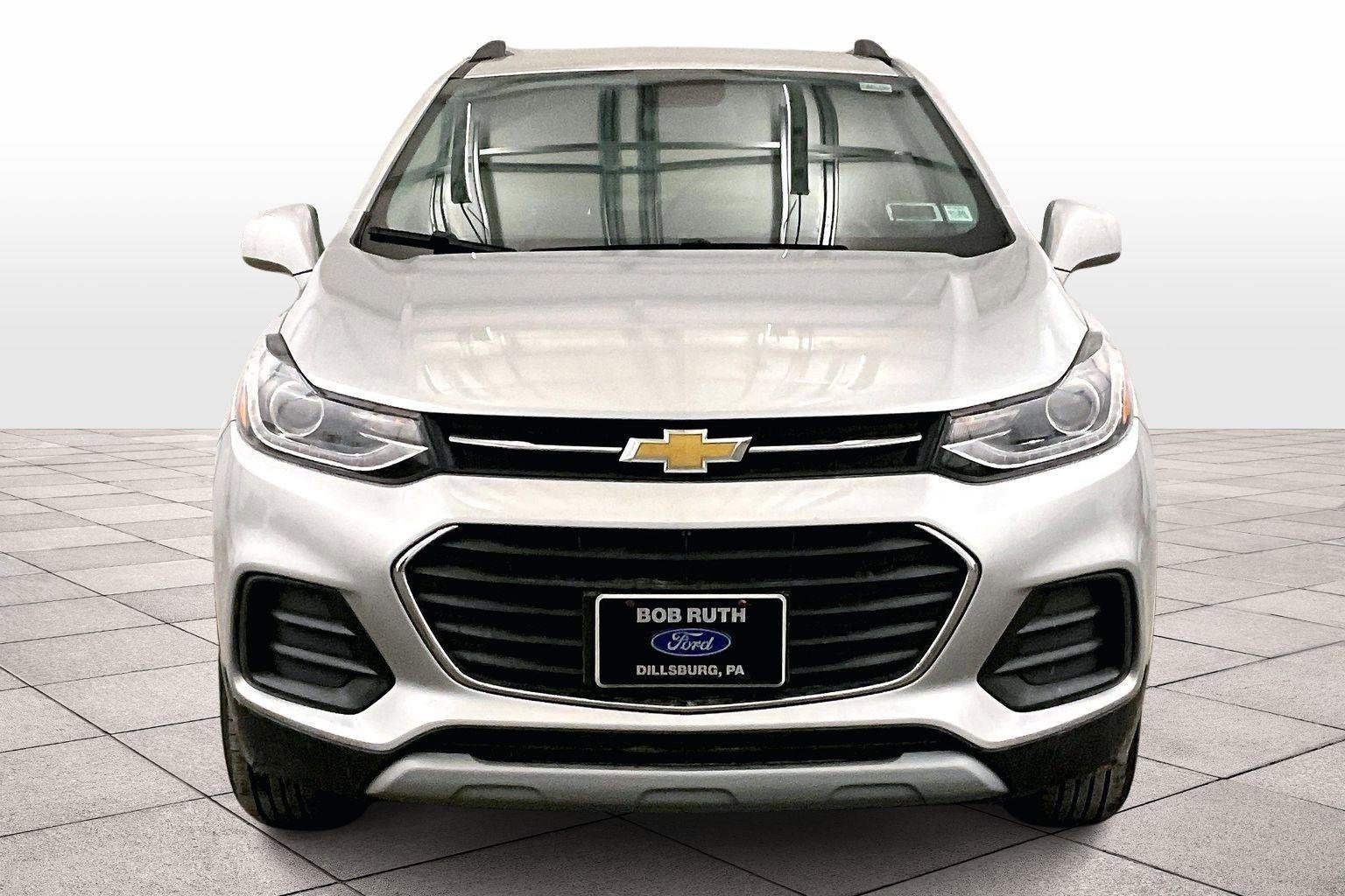 Used 2019 Chevrolet Trax LT w/ LT Convenience Package image 3