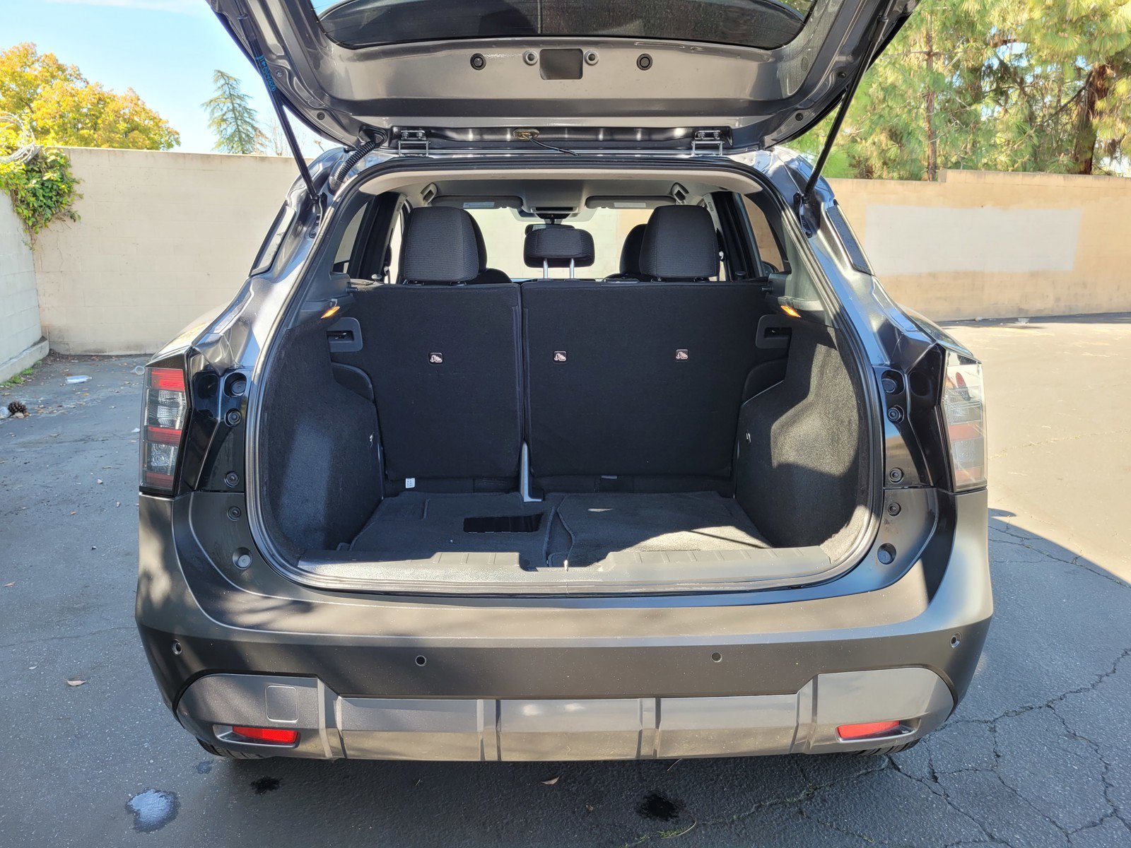 Used 2025 Nissan Kicks S image 27