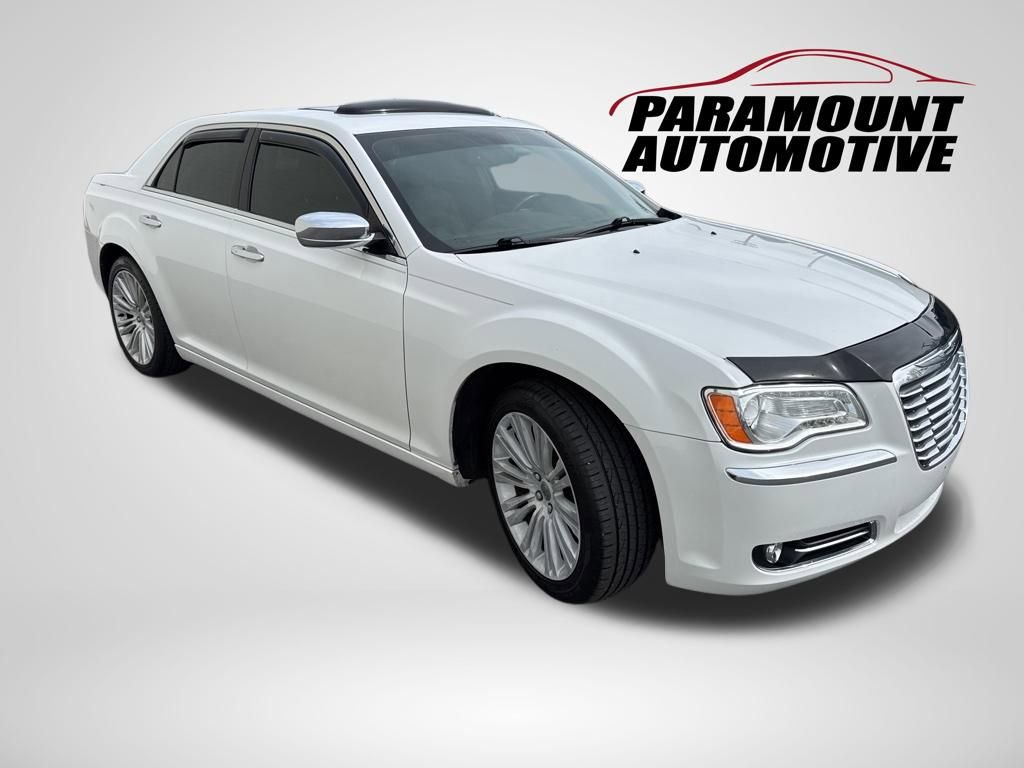 Used 2011 Chrysler 300 Limited w/ Luxury Group image 3