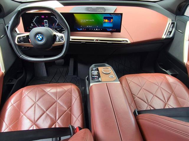 Used 2024 BMW iX xDrive50 w/ Premium Package AWD/4WD image 16