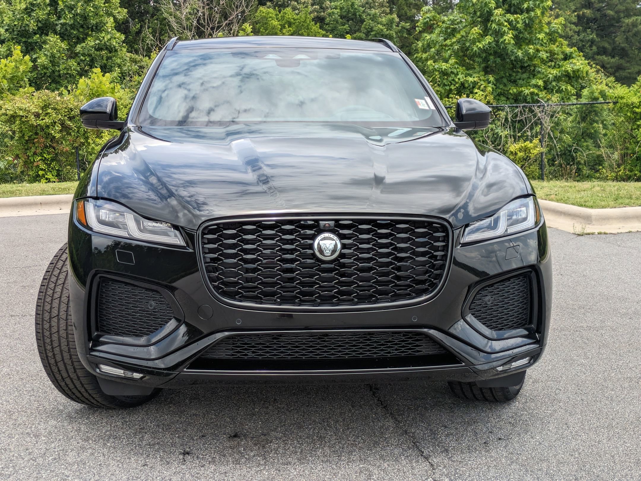 New 2026 Jaguar F-PACE R-Dynamic S image 3