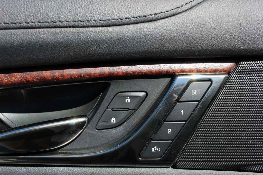 Used 2019 Cadillac CTS Luxury RWD image 12