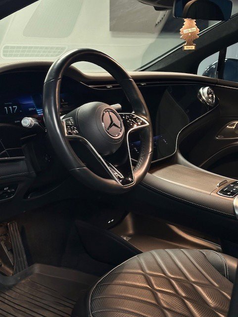 Used 2022 Mercedes-Benz EQS 580 4MATIC Sedan image 11