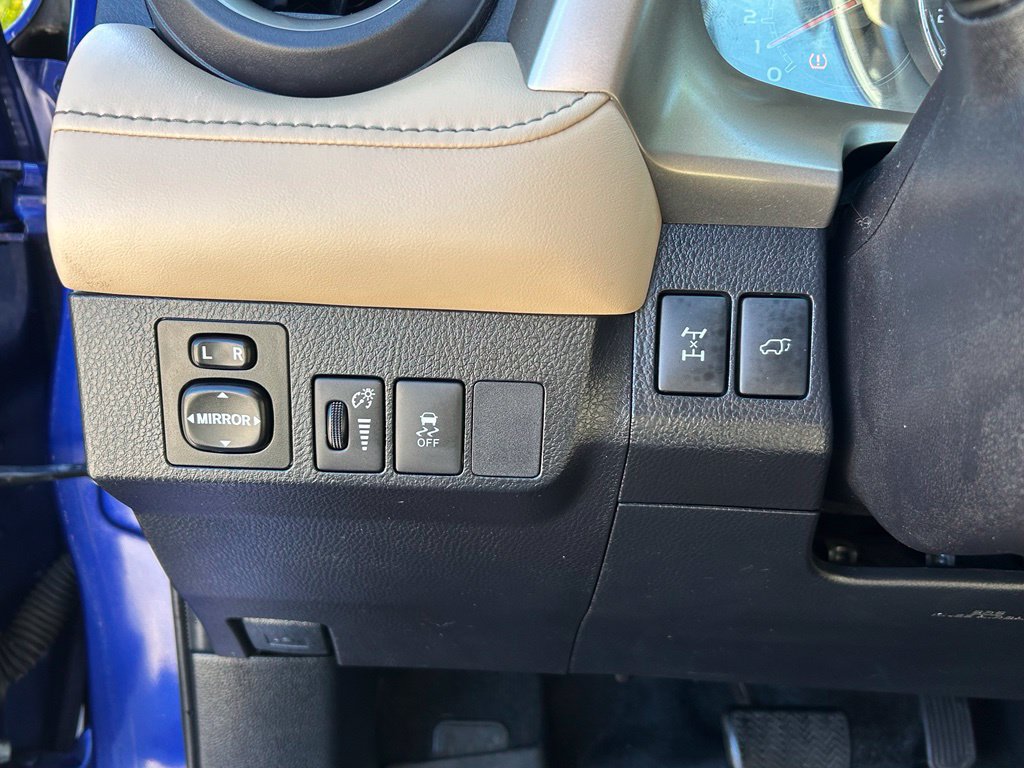 Used 2014 Toyota RAV4 Limited AWD/4WD image 13