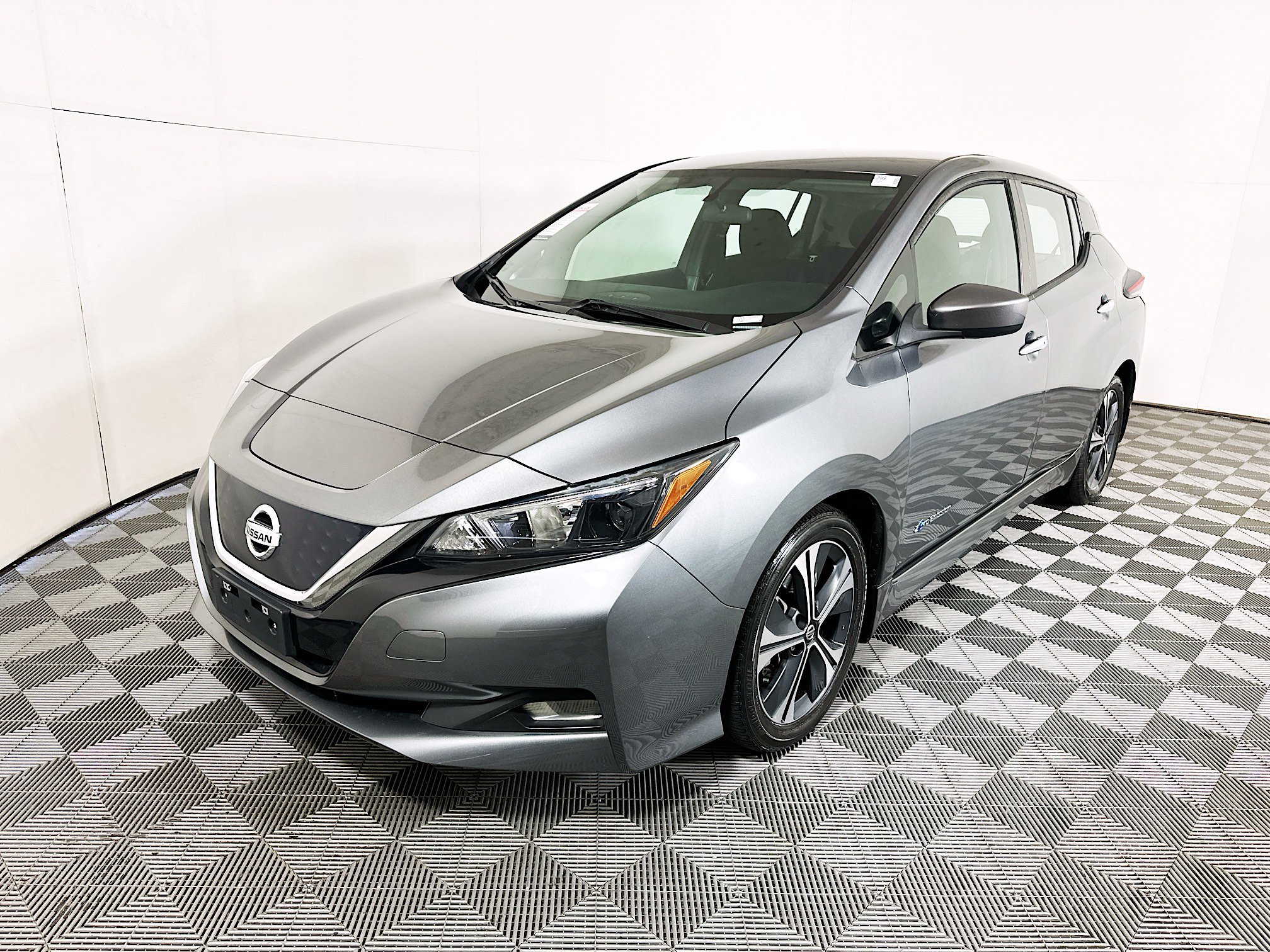 Used 2019 Nissan Leaf SV w/ Protection Package image 7