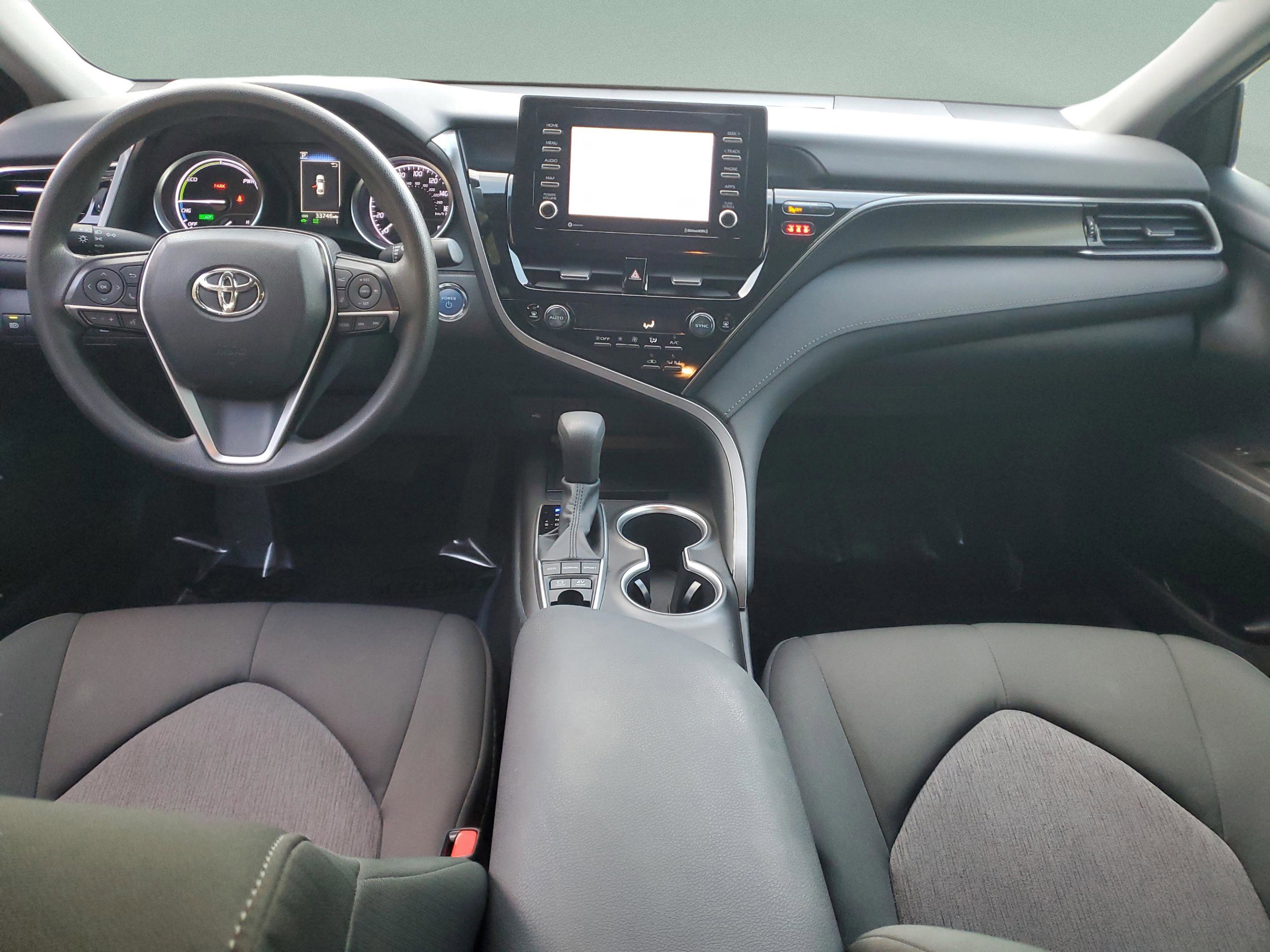 Used 2022 Toyota Camry LE image 10