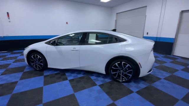 Used 2024 Toyota Prius Prime Premium image 6